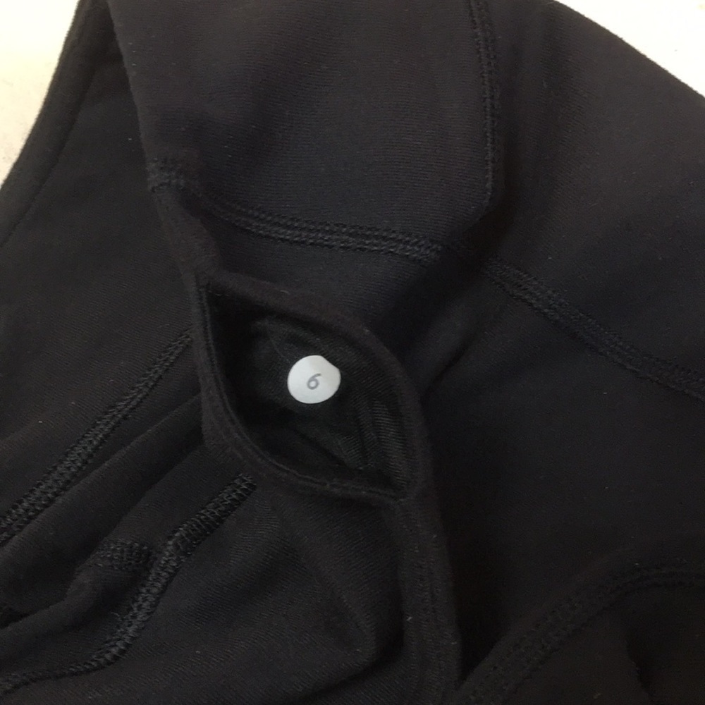 Lululemon Gather and Crow Crop w Tote 6 - Picture 3 of 8